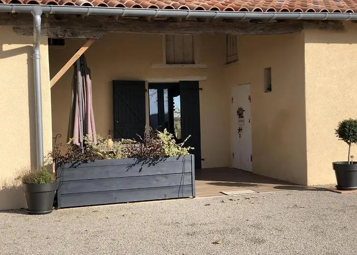 Gite la selve d'autan Hébergement de vacances *